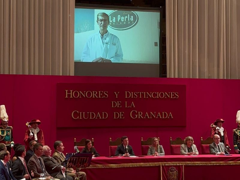 galardón y Diploma al Mérito de la ciudad de Granada